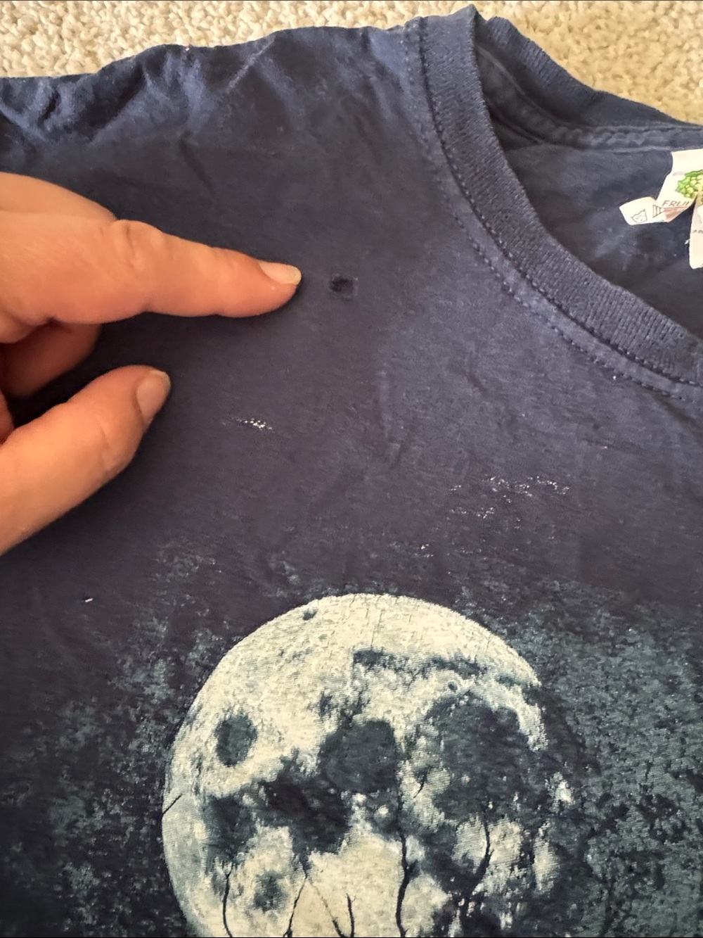 Size M Navy Blue Wolf Graphic Tee - Picture 3 of 7